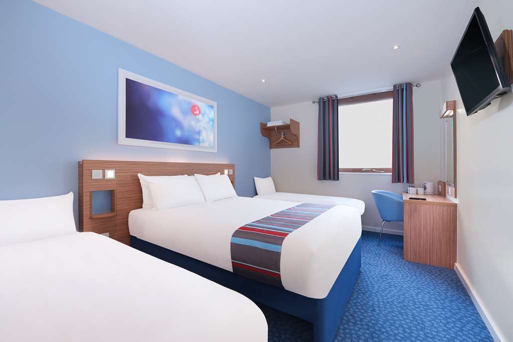 Travelodge Leeds Colton Garforth Habitación foto